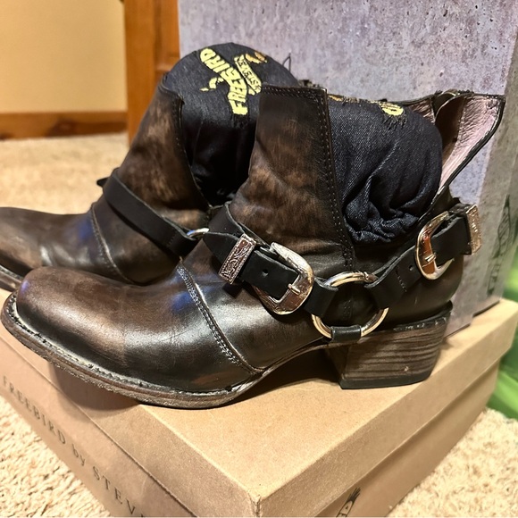 Truce by Freebird - Picture 3 of 8